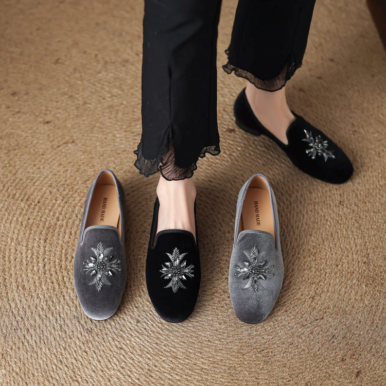 诗宝斐尔复古刺绣软底乐福鞋女春秋新款金丝绒平底单鞋真皮豆豆鞋