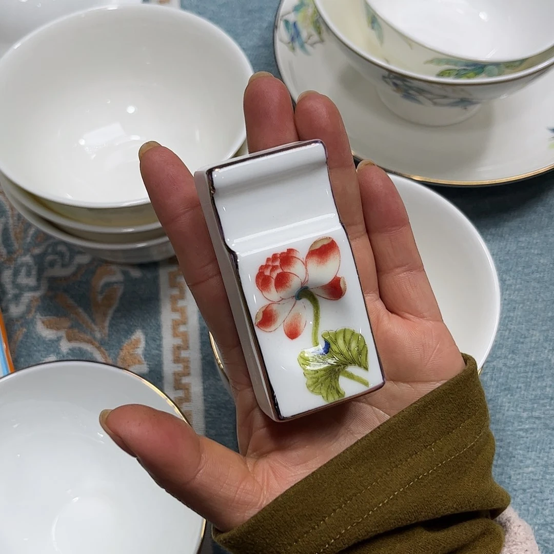 瓷片荷塘筷子架十个微瑕