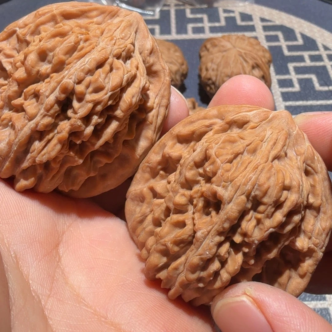 把件猴头核桃三角楼