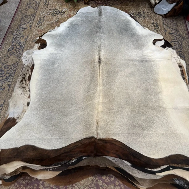 【本尼家】F236 220x200cm专拍牛皮地毯家用轻奢手工