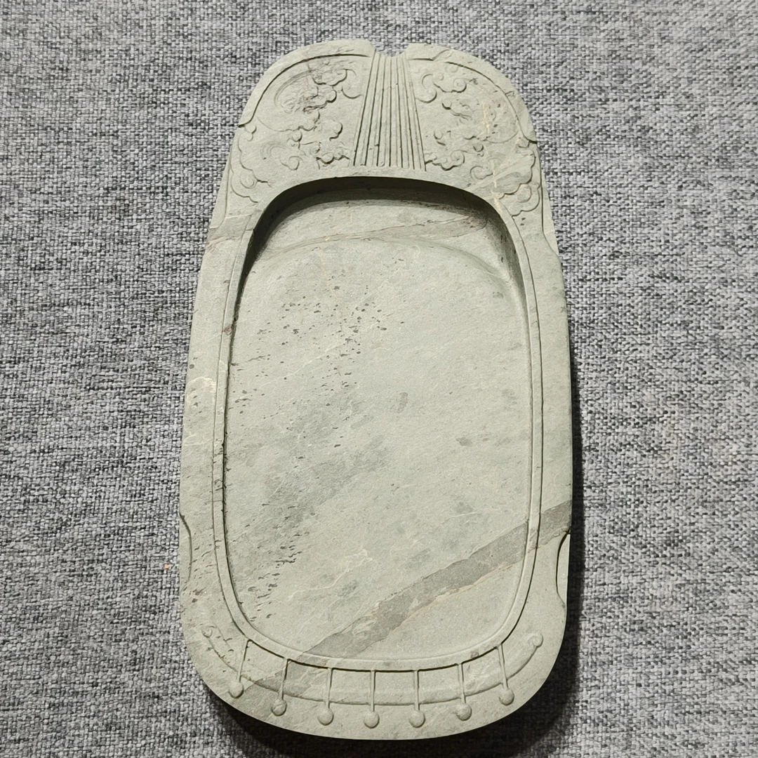 甘肃洮砚，水泉浮雕古琴砚，尺寸16*9*2.3厘米