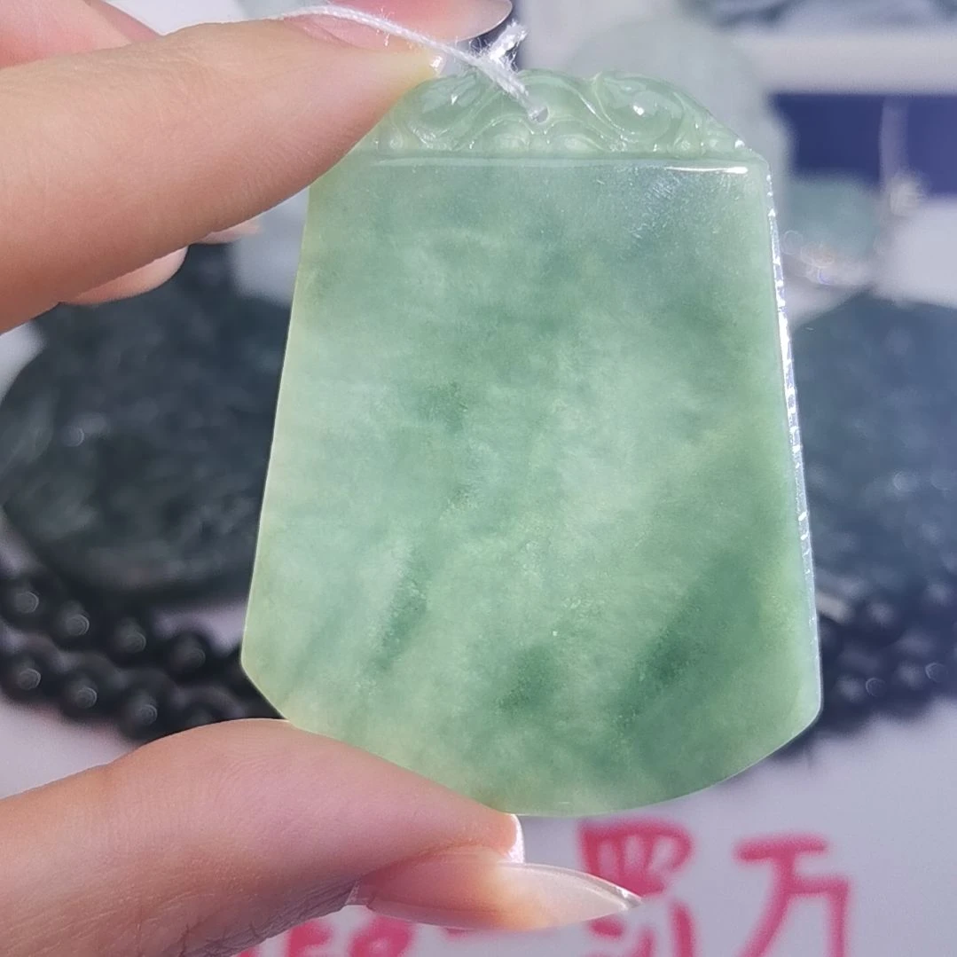 翡翠颈饰未镶嵌天然的A货翡翠多样性发货
