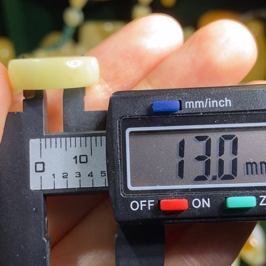 蜜蜡未镶嵌裸石配饰