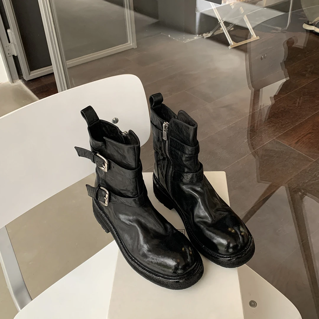 现货秒发~葡萄妈 网红爆款一字扣带厚底水洗缩纹马皮瘦瘦短靴女