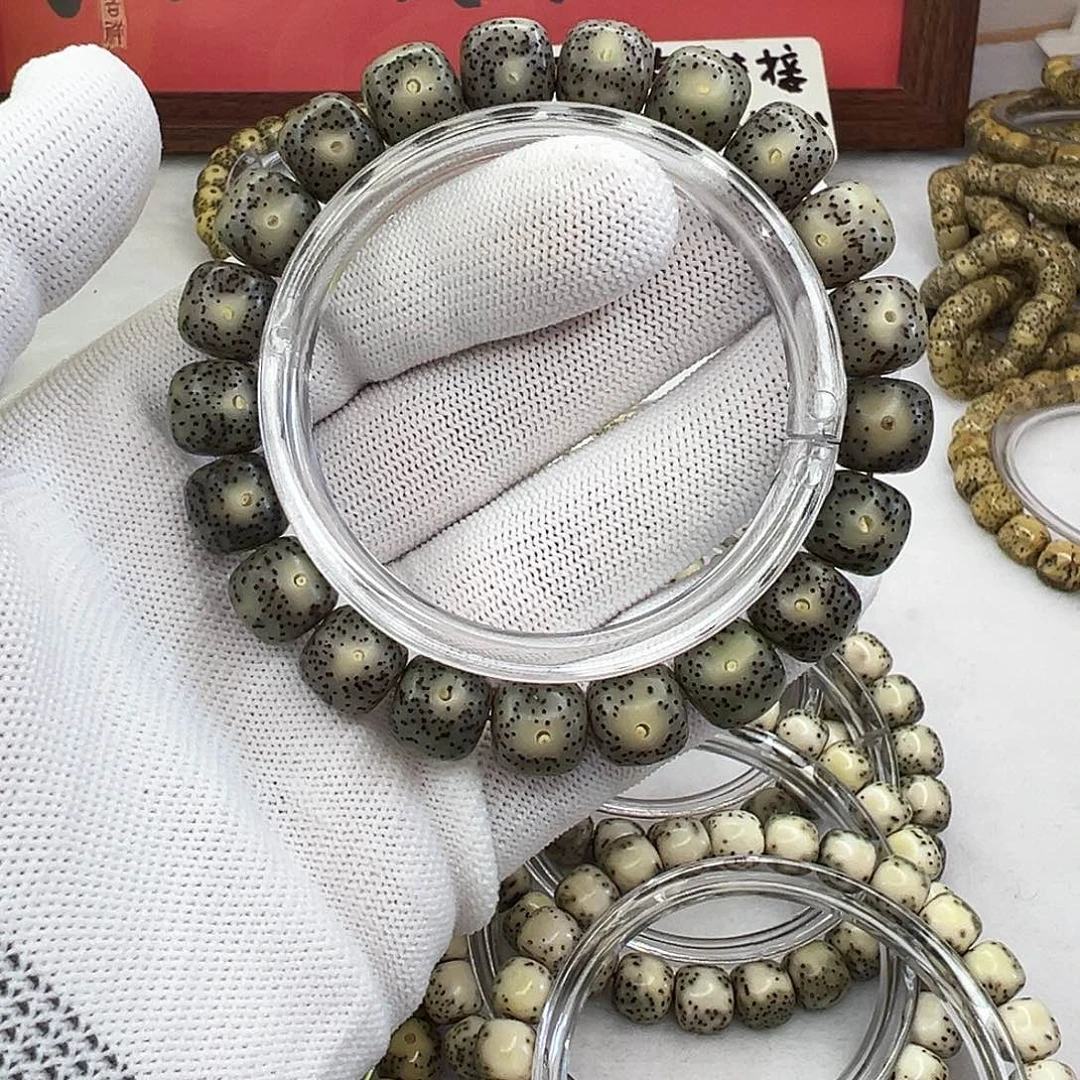 手串星月菩提10×9糯冰侧留白   947