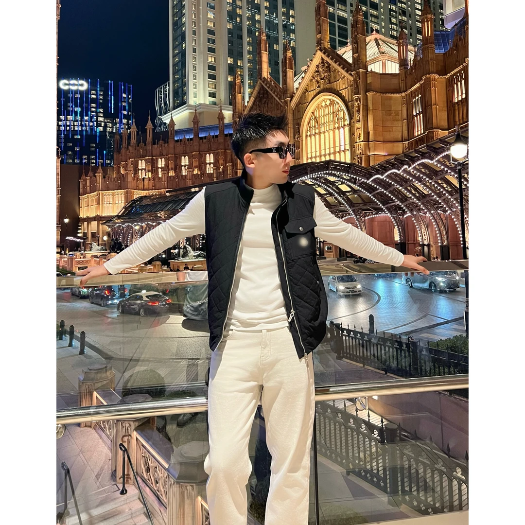 【永利摩登】秋冬痞帅男装贴袋立领棉马甲百搭保暖纯色坎肩外套上衣