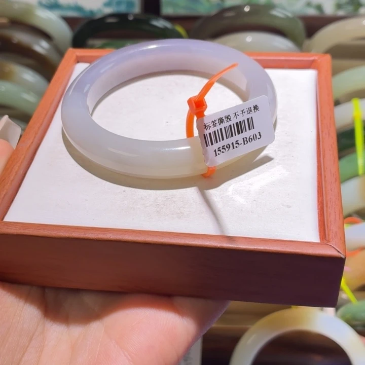 和田玉未镶嵌手镯53