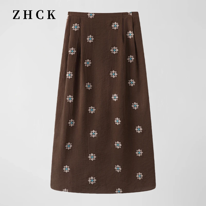 ZHCK复古刺绣咖色半裙2025夏季新款时尚潮流百搭设计感半身裙女
