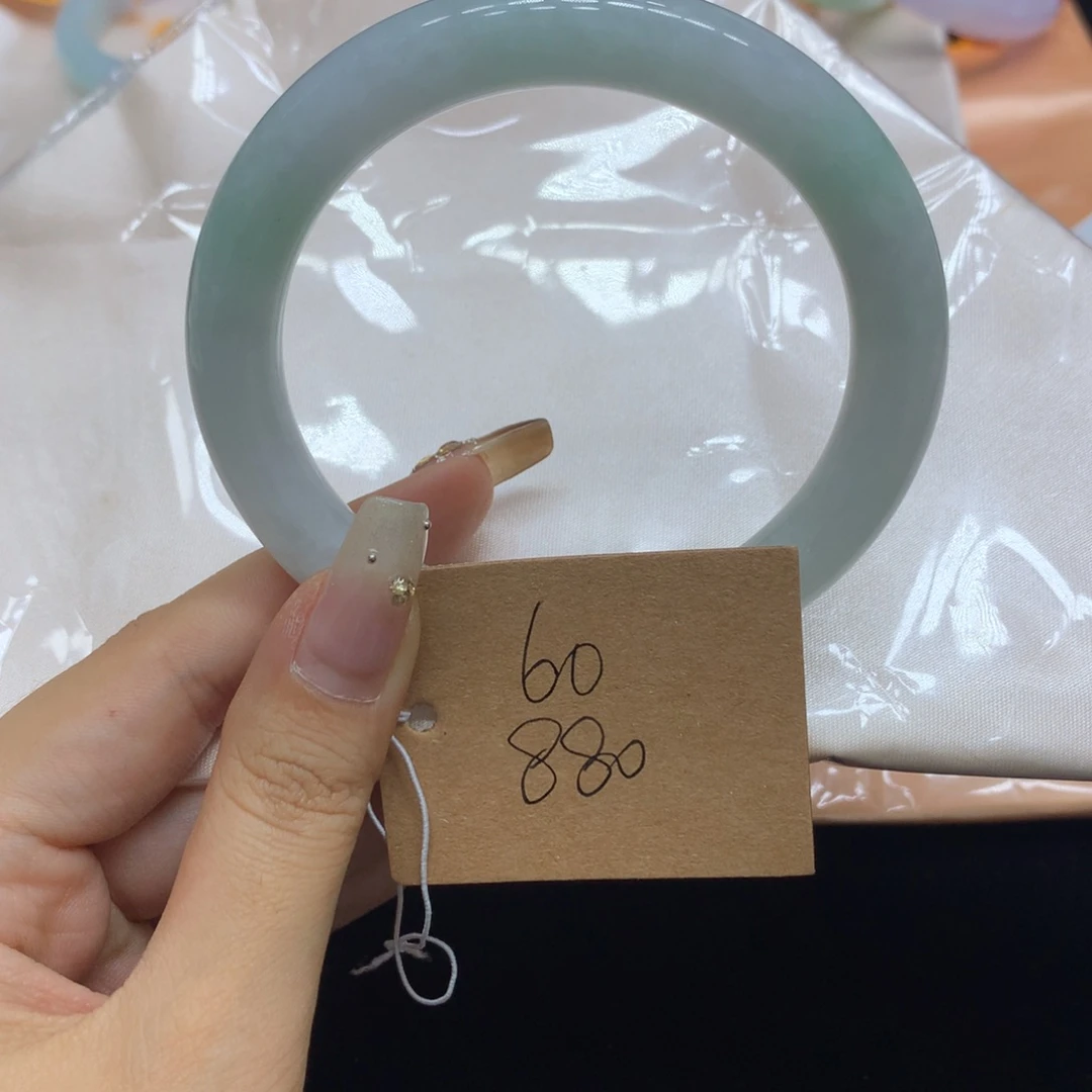 是****翡翠未镶嵌手镯天然翡翠