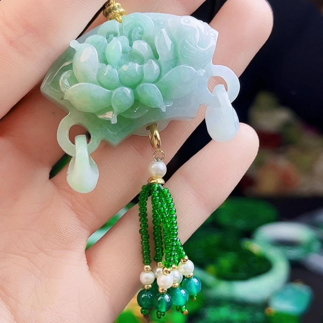 颈饰未镶嵌翡翠多样性