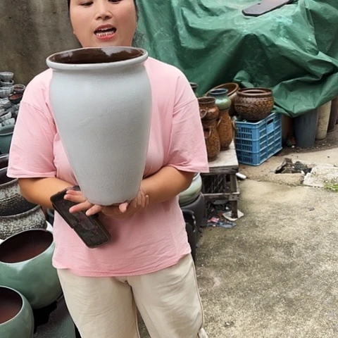 口20高31瑕疵底部磕碰。ou