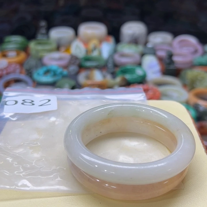 石英质玉手镯未镶嵌雪*82