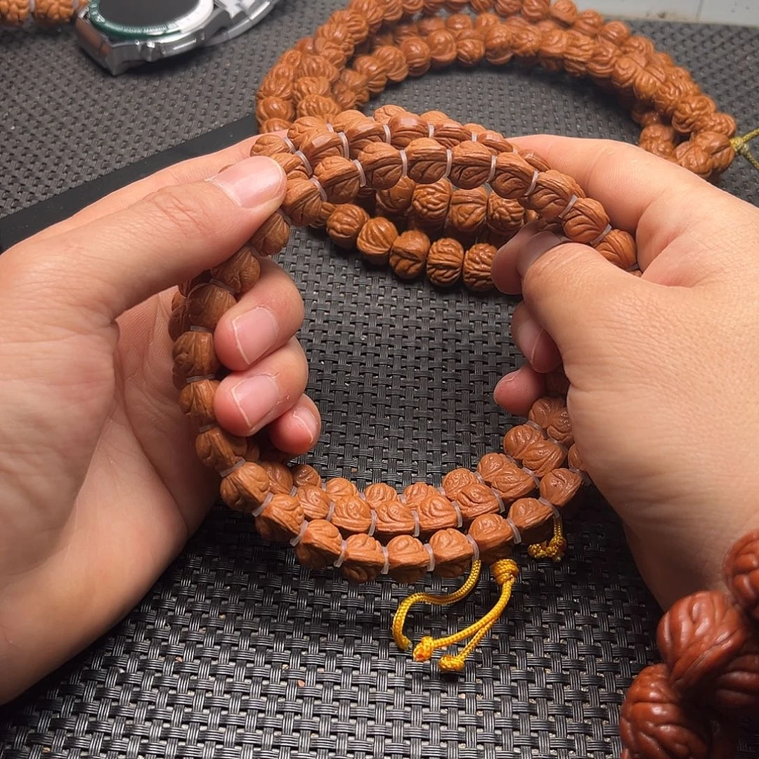 桃核吊坠小龙纹手持