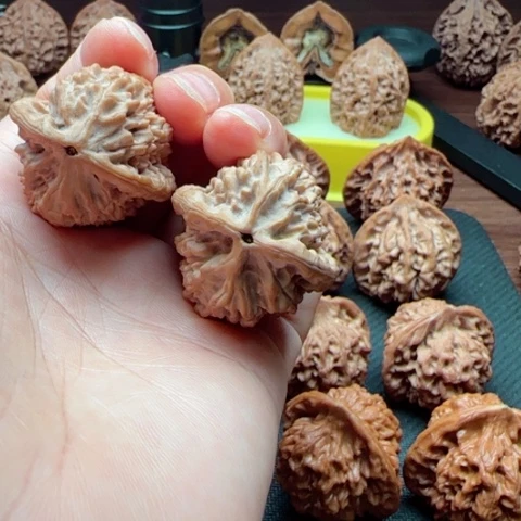 木***囍核桃陕西秦岭野生鸡心33