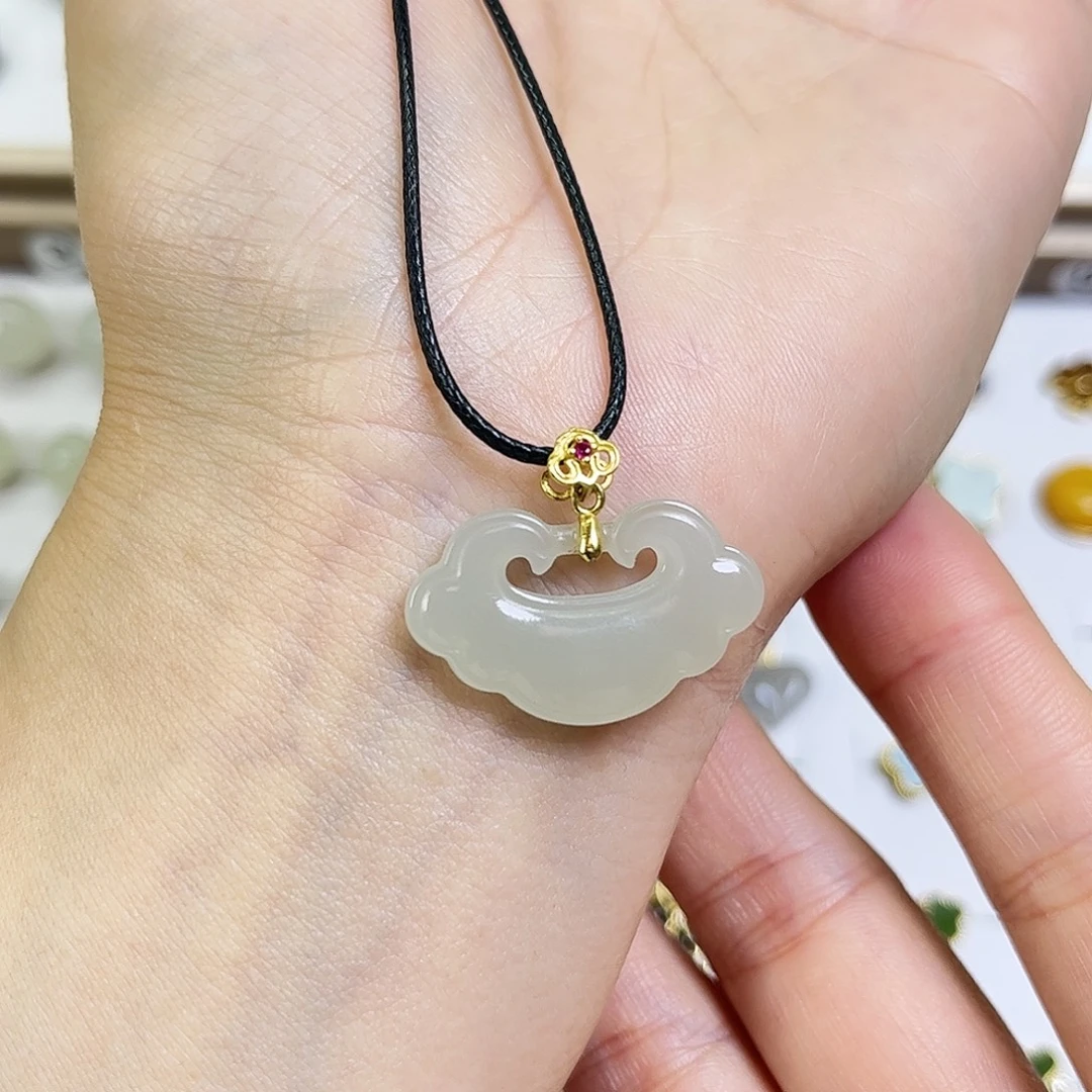 和田玉银S925镶嵌耳饰