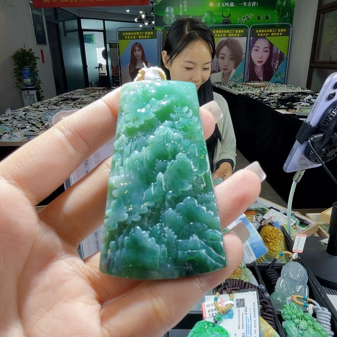颈饰未镶嵌翡翠一