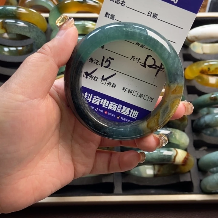 蛇纹石玉未镶嵌手镯手串