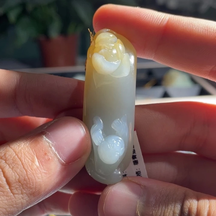 未镶嵌和田玉（糖玉）挂件
