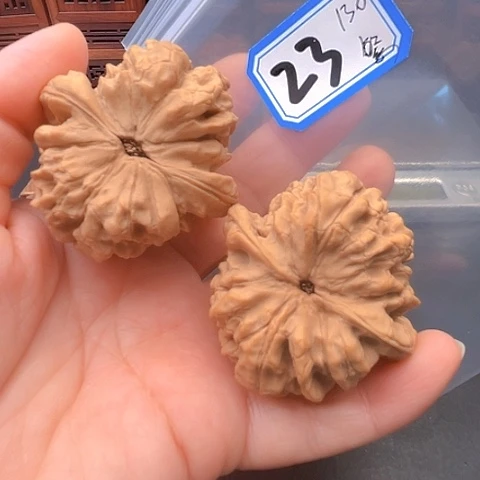 文玩核桃吊坠。*华48