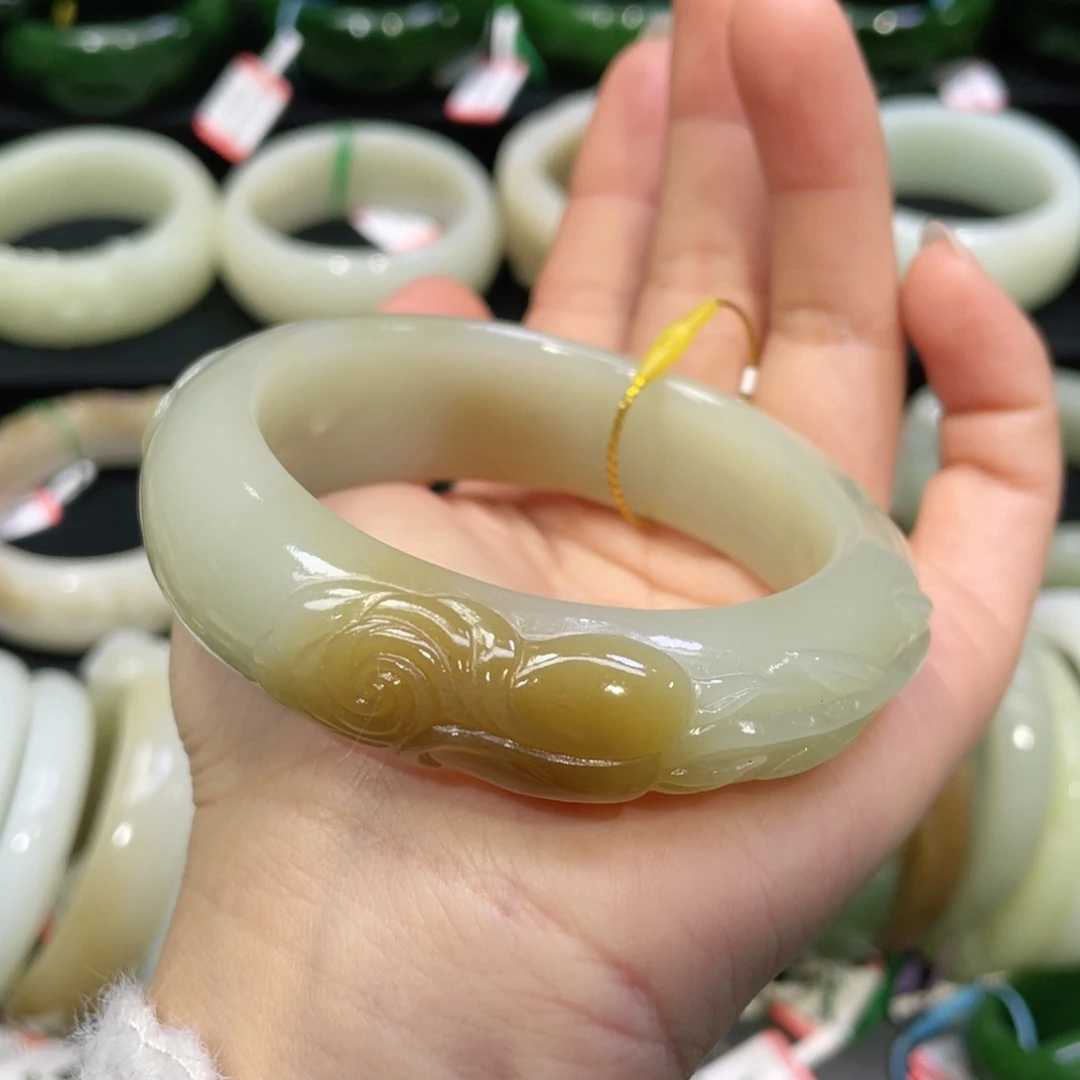 未镶嵌手镯和田玉10