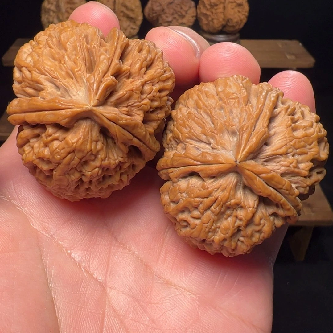 爱***彭文玩核桃把件霹雳锤三棱