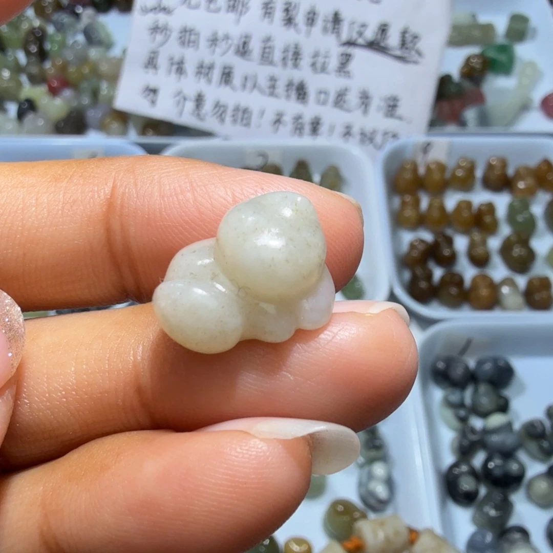 和田玉未镶嵌珠宝奇石