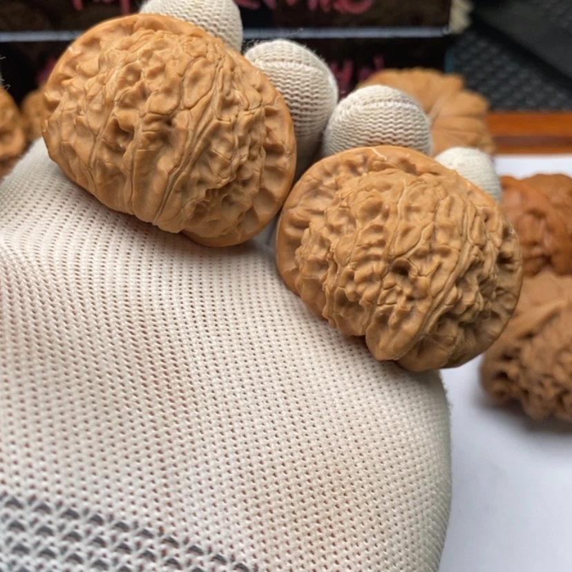 【闪购商品】文玩核桃把件20白狮子