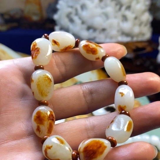 和田玉（糖玉）未镶嵌颈饰