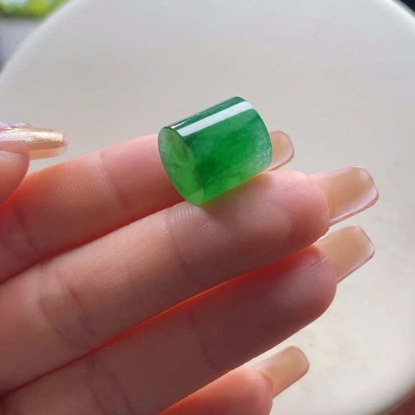 【闪购商品】翡翠颈饰未镶嵌翡翠冰辣绿桶珠