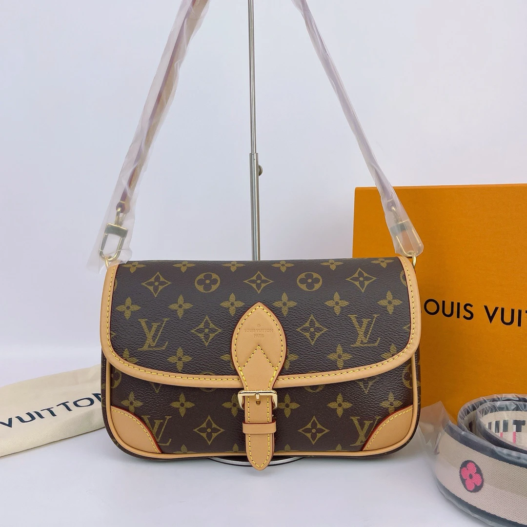95新 LV LV 棕色老花芯片法棍单肩包底长25 D206