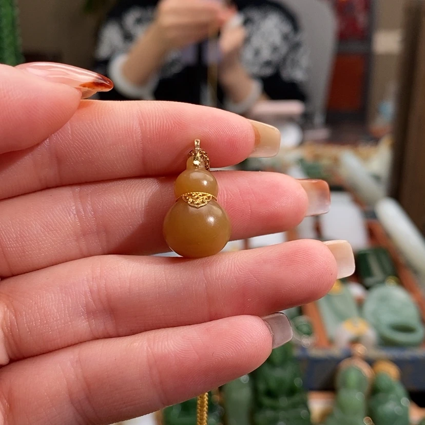 【闪购商品】吊坠(赠链)18K金镶嵌和田玉
