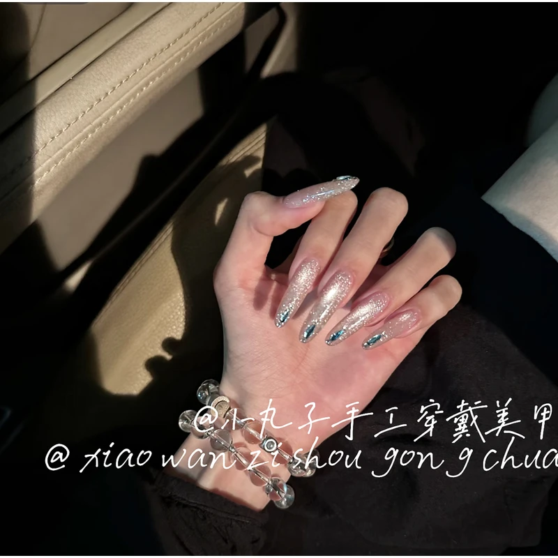 纯手工穿戴甲2025新款秋冬高级感满天星猫眼爆闪钻新娘中长款美甲