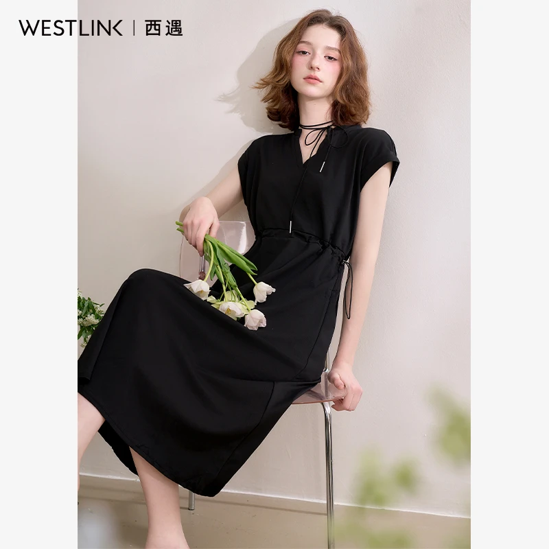 0475西遇黑色v领连衣裙女2025年春季新款通勤a字短袖法式收腰长裙