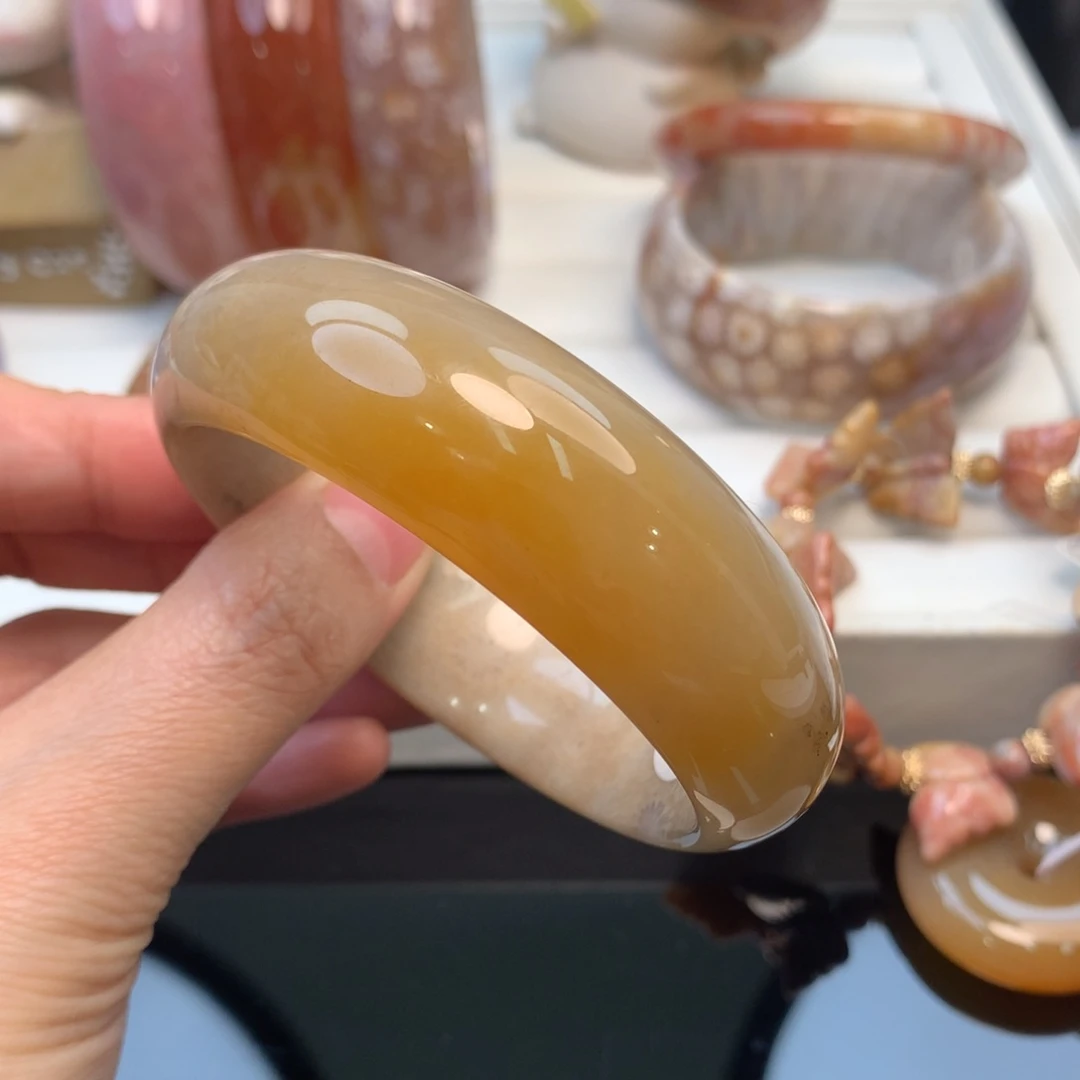 硅化珊瑚（珊瑚玉）手镯未镶嵌?****