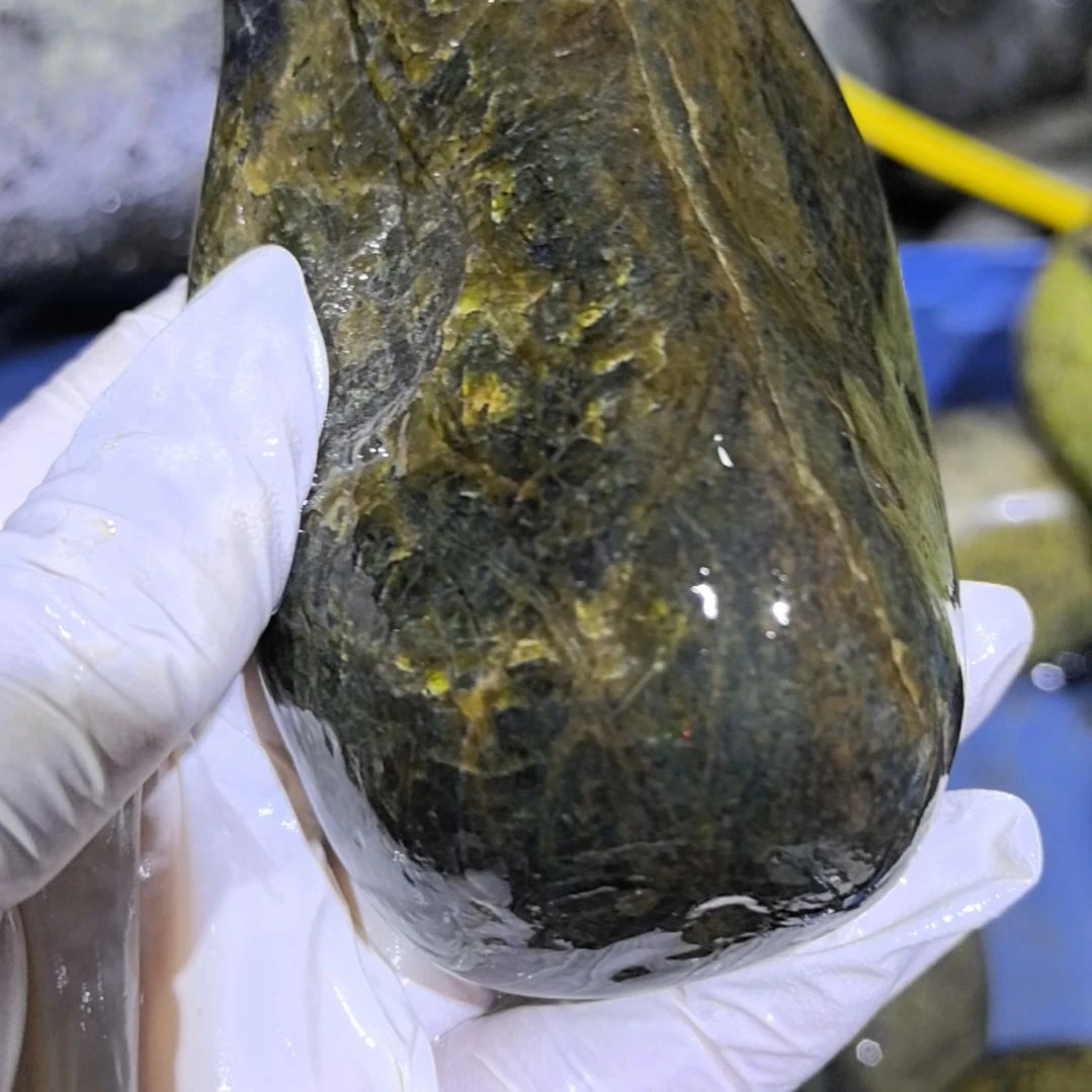 咖***啡木藏玉药王石原石一个