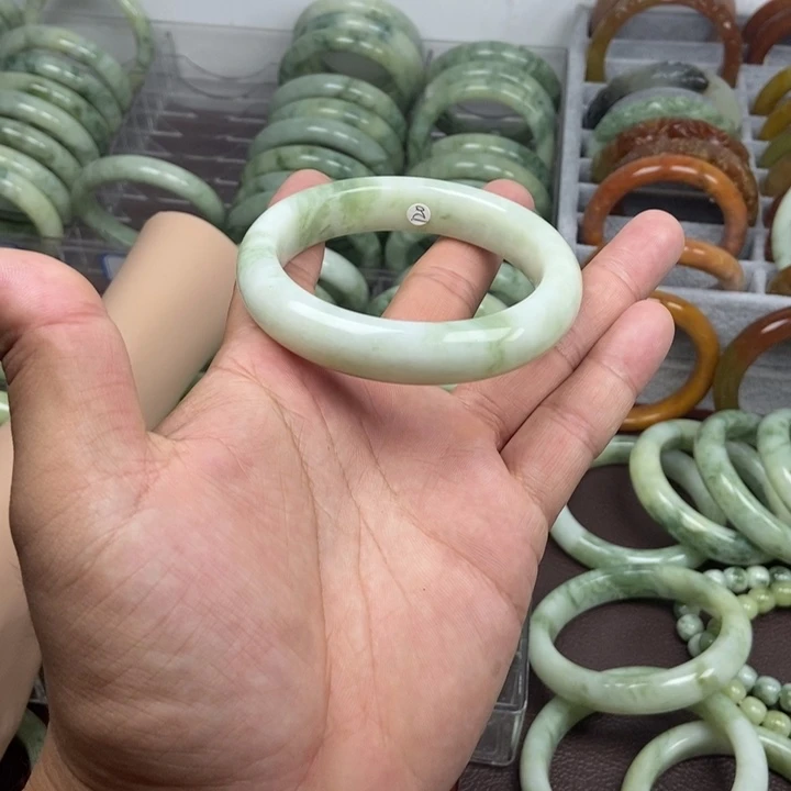 蛇纹石玉手镯未镶嵌岁**好