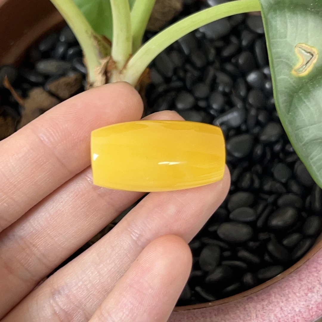 天然原矿无优化无烤色无补胶无煮蜜无辐照蜜蜡吊坠（三一）