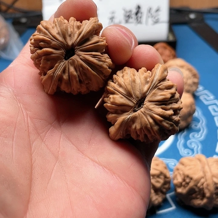 文玩核桃吊坠大*伯四座楼