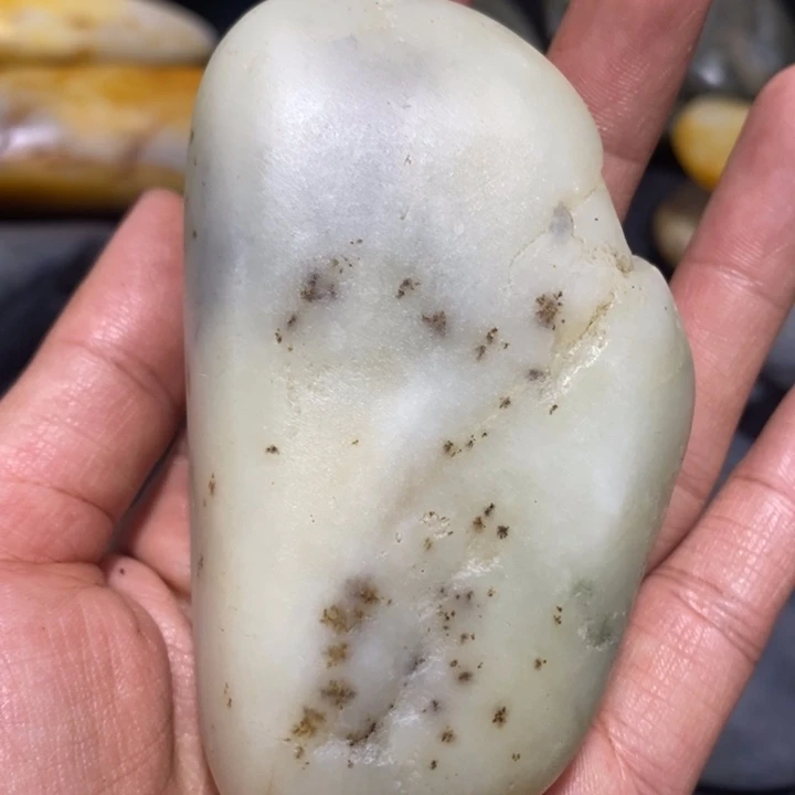 颈饰未镶嵌和田玉（糖玉）58