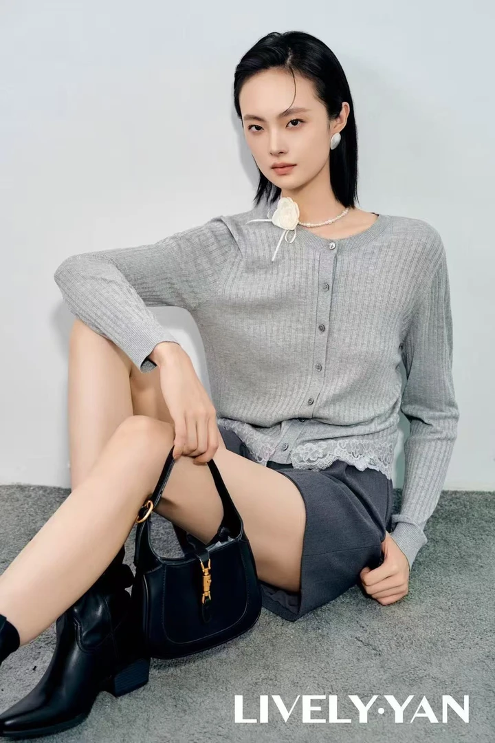 圆领秋季女冬季商务通勤毛针织衫简约设计师气质长袖