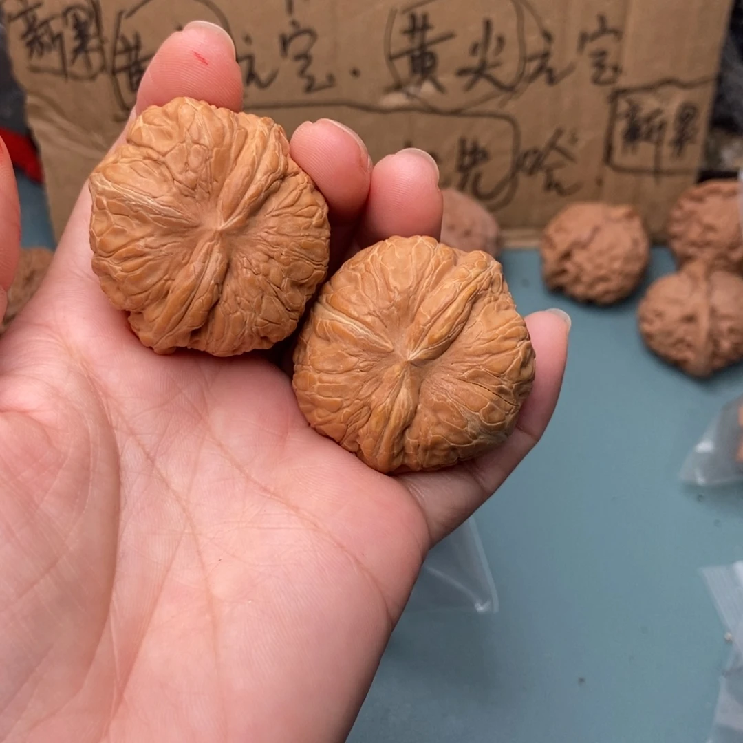 鹅***兄吊坠文玩核桃元宝异形49