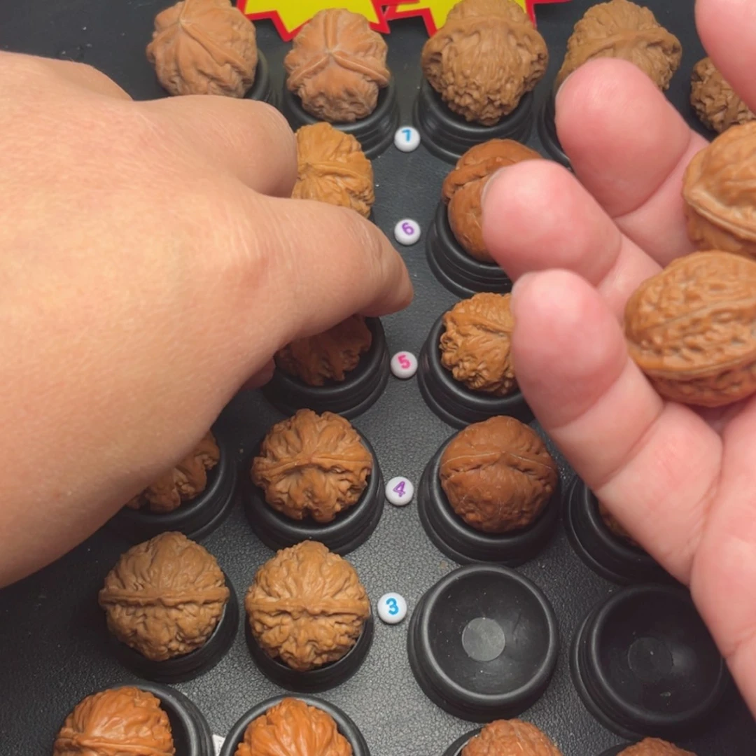 【闪购商品】文玩核桃把件待****?文玩核桃小秋子品种