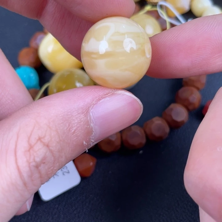 琥珀裸石未镶嵌天然46