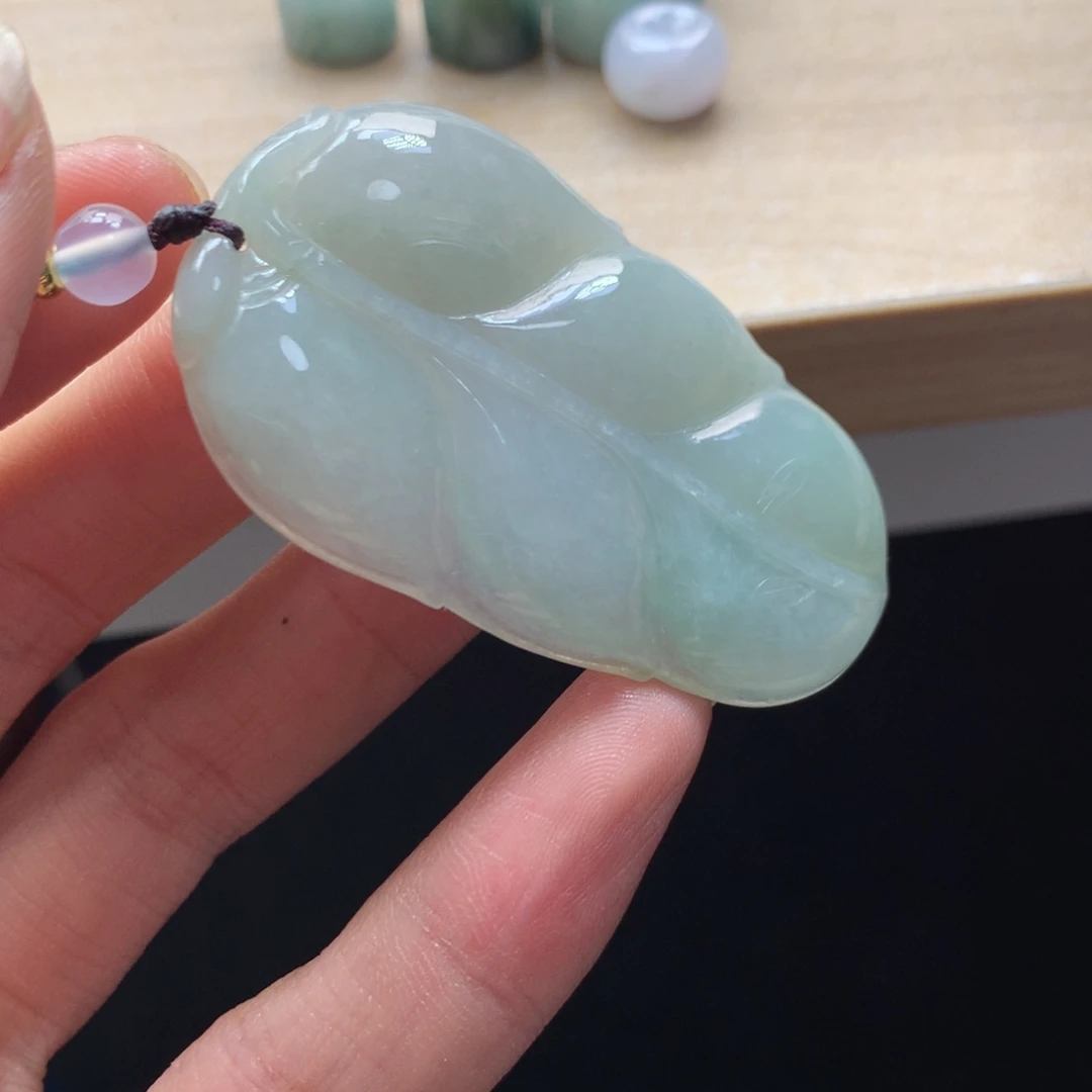 颈饰未镶嵌翡翠吊坠