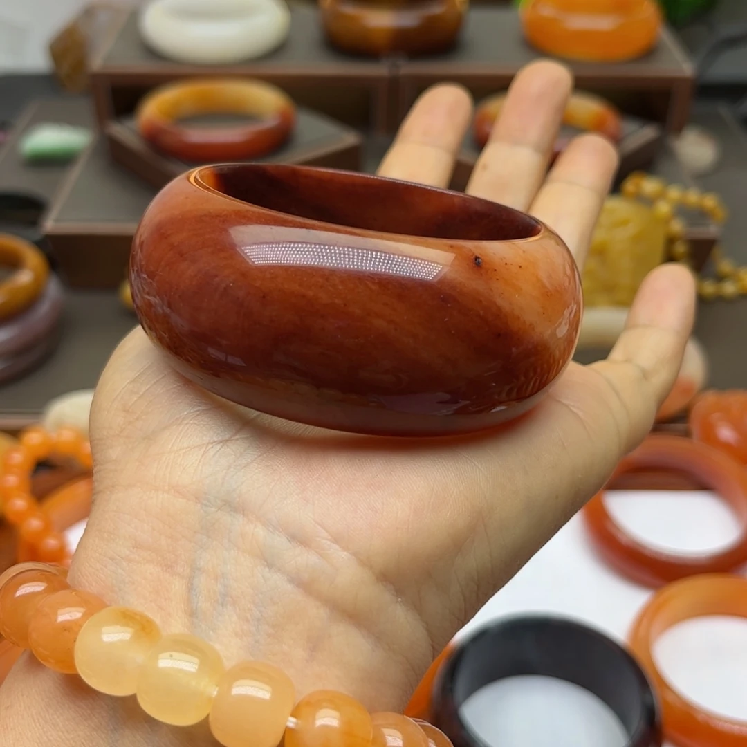 淋***瑰石英质玉未镶嵌手镯