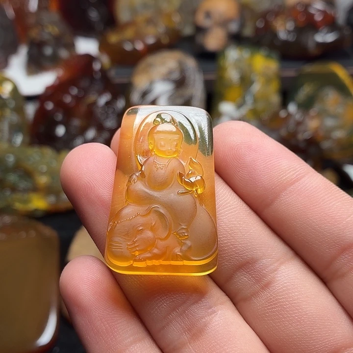 琥珀未镶嵌颈饰120