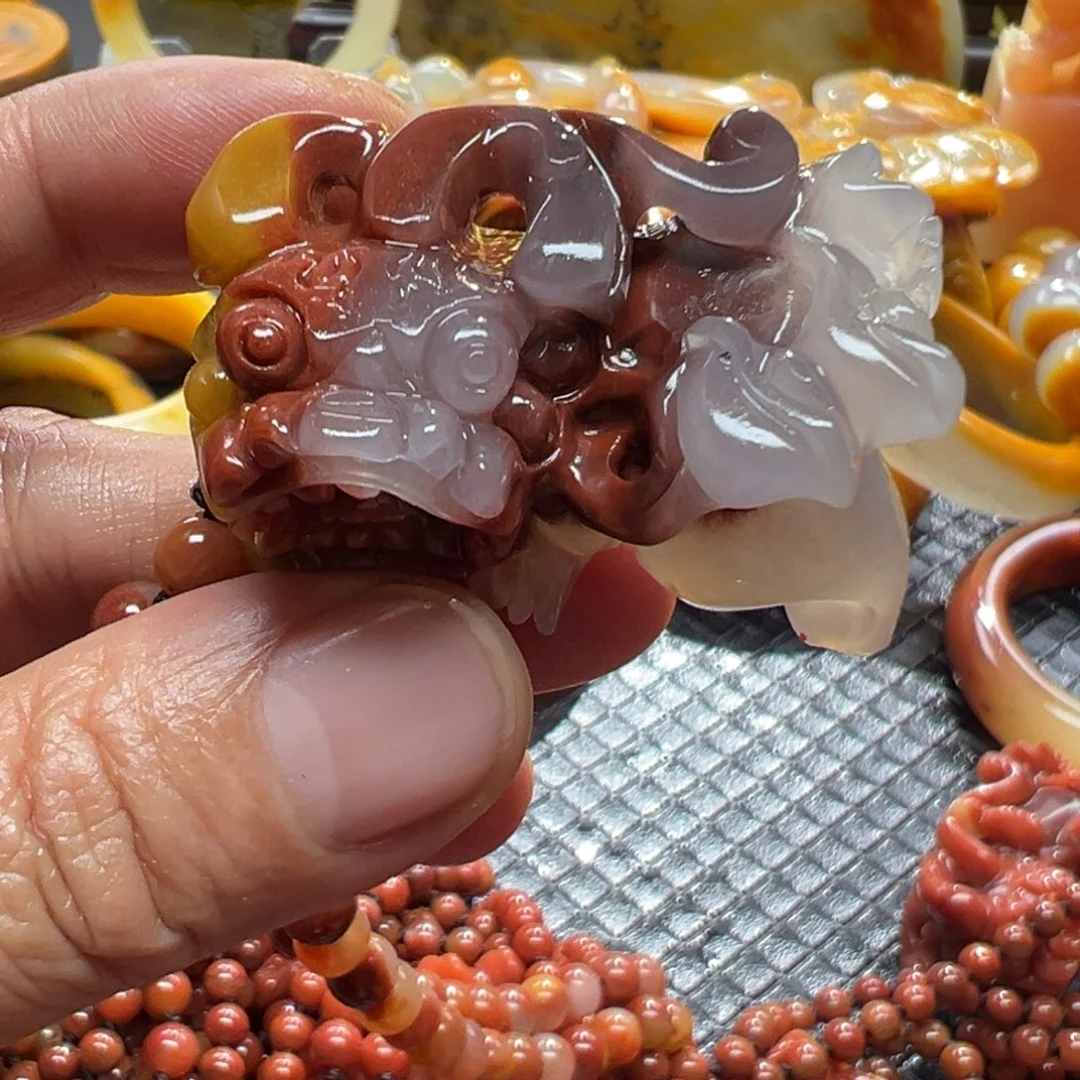 石英质玉未镶嵌颈饰