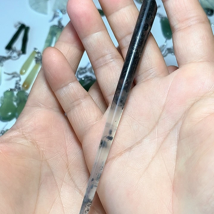 蛇纹石玉未镶嵌耳环