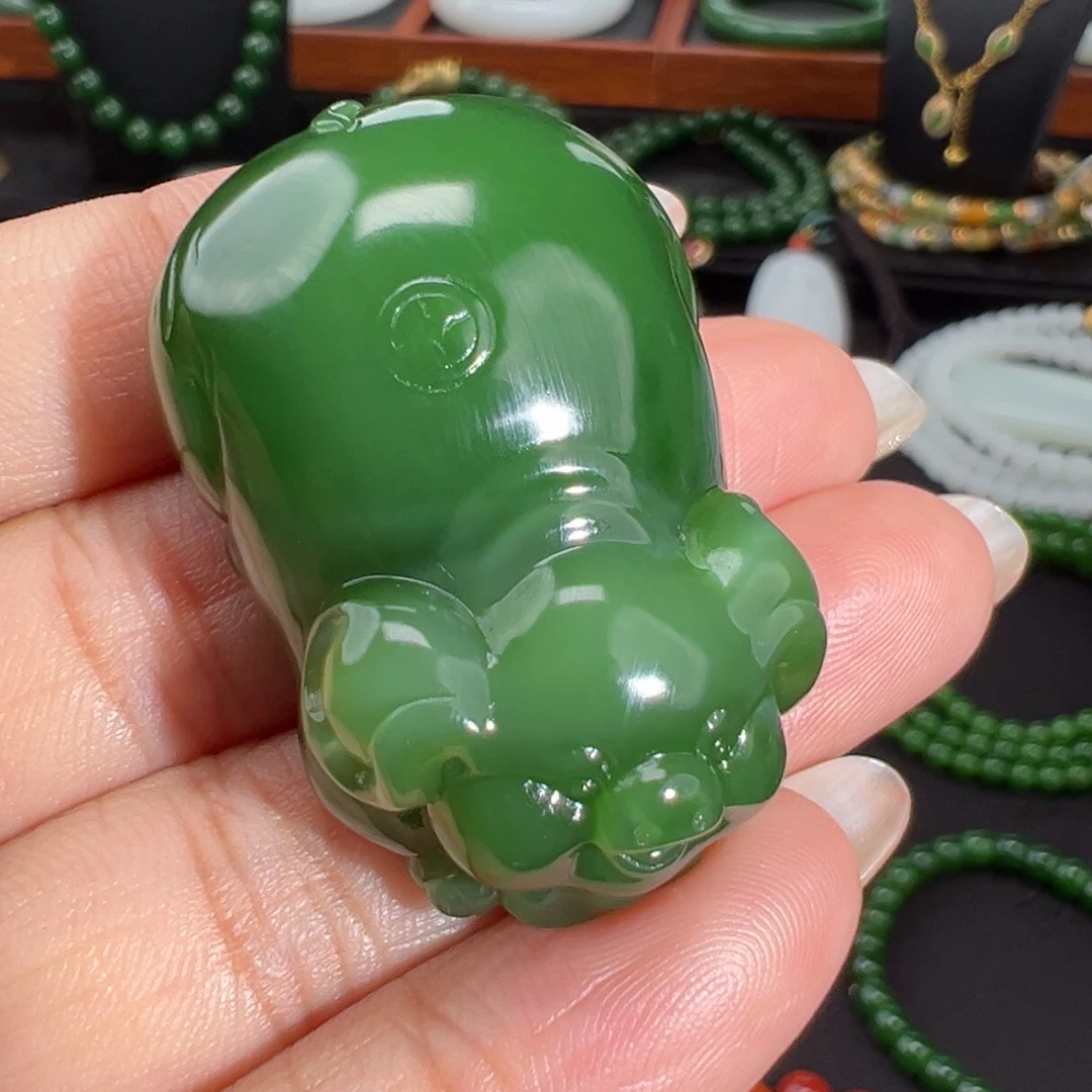 和田玉（碧玉）未镶嵌颈饰绿猫猪猪吊坠