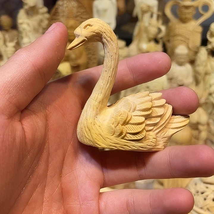 黄杨木小瑕疵天鹅